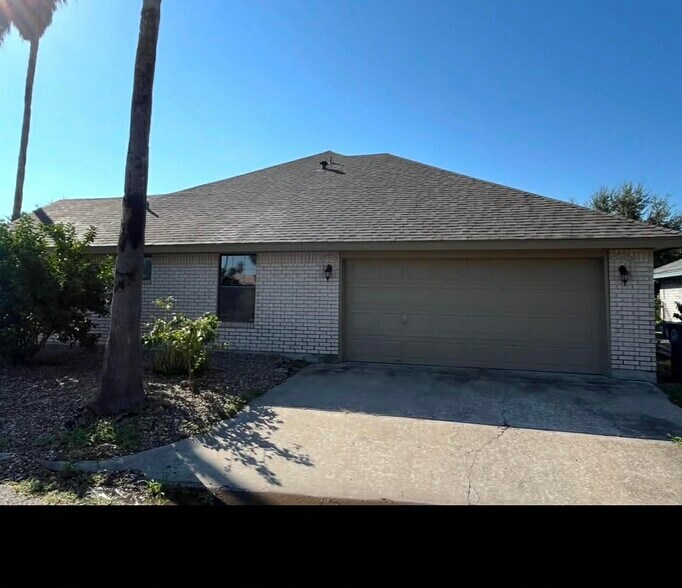 Building Photo - 1601 Debby Ln