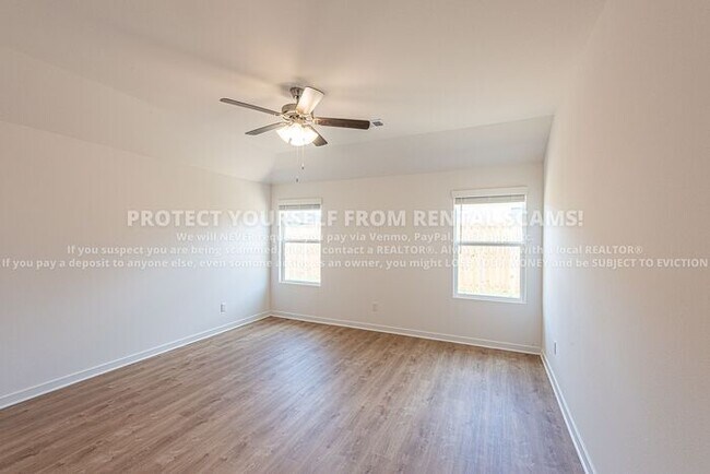 Building Photo - 420 Reagan St