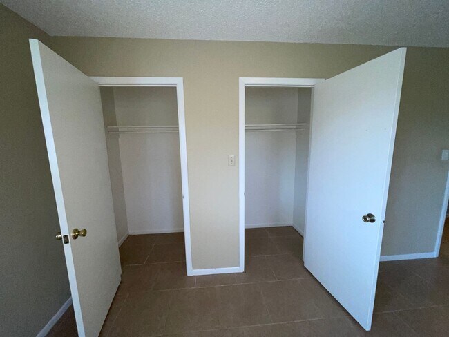 Building Photo - Great home Located in the hart of Flour Bluff. Walking distance to Flour Bluff schools