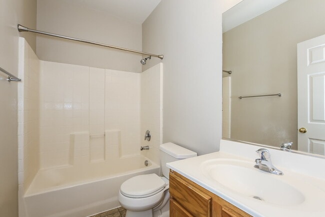 Building Photo - 5633 N Lookout Crest St