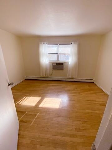 Bedeoom: 14’ x 11’ - 123 Meyer Oval