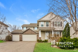 Building Photo - 2120 Sandhill Dr