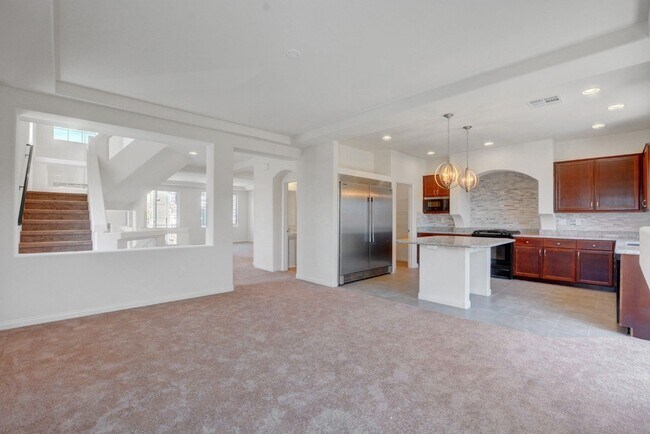 Building Photo - HUGE 3 Story, 5 Bedroom Home in the Southwest!