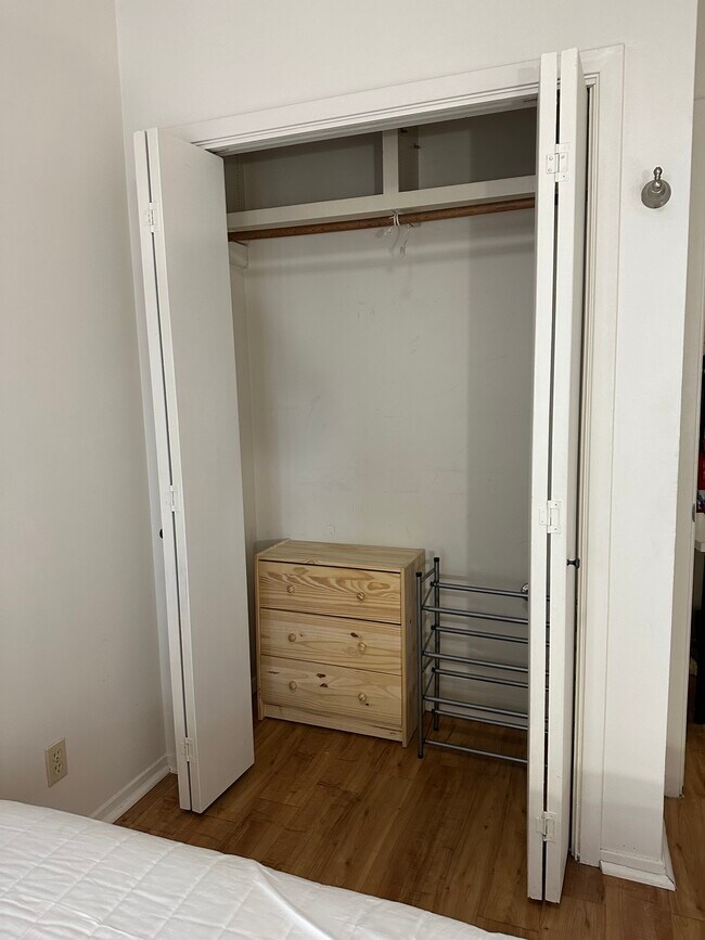 Bedroom B closet - 2905 Swisher St