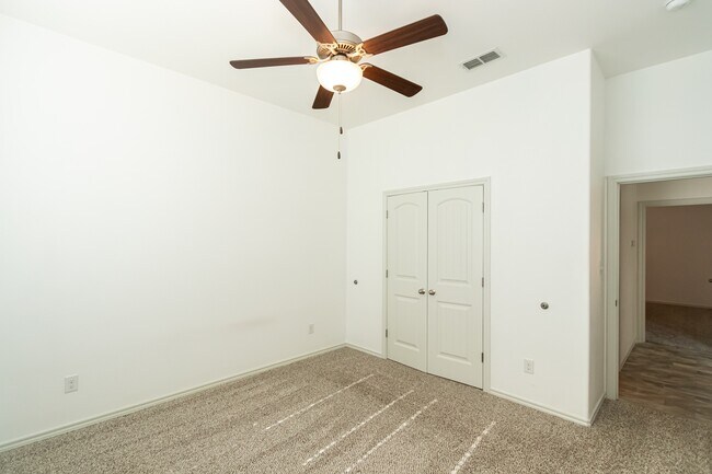 Building Photo - 9610 Kline Ave