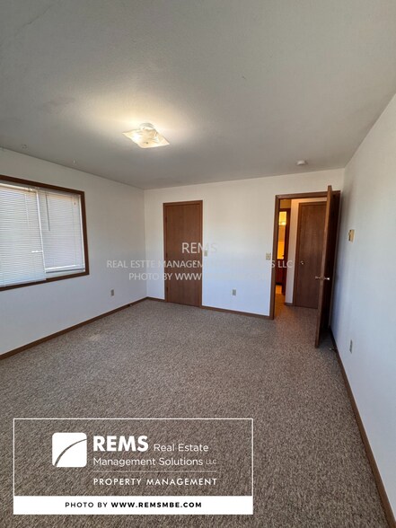 Building Photo - 544 E Slifer St