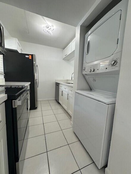 Building Photo - 3261 NW 103rd Ter