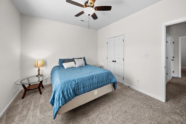 Building Photo - 222 Cooper River Wy