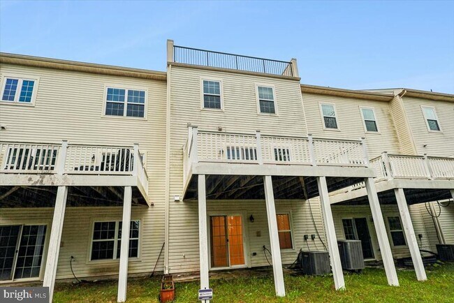 Building Photo - 1004 Red Clover Rd
