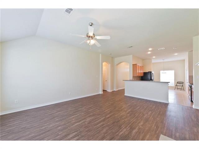 Building Photo - 913 Redbud Road