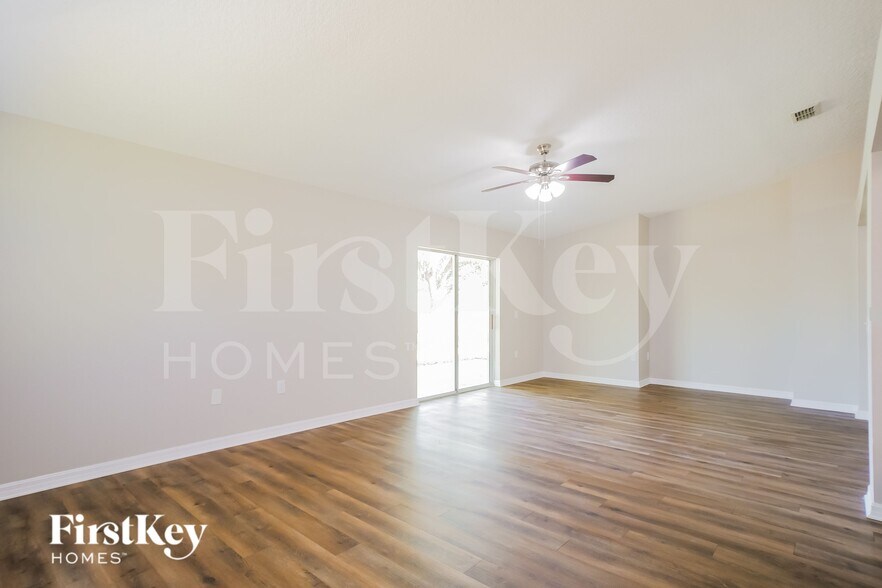 Building Photo - 117 King Arthur Ct