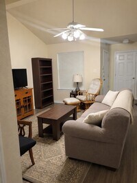 Building Photo - 937 Crepe Myrtle St