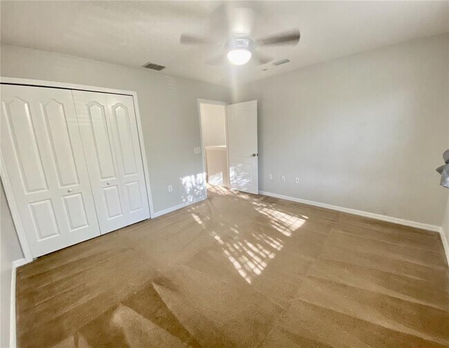Building Photo - 944 Lost Grove Cir