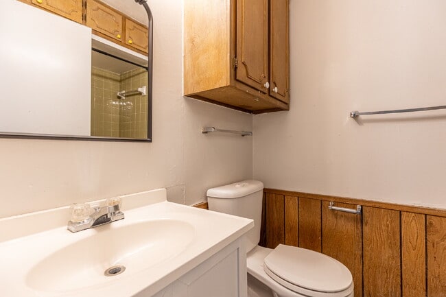 Building Photo - 4910 Tennyson Dr