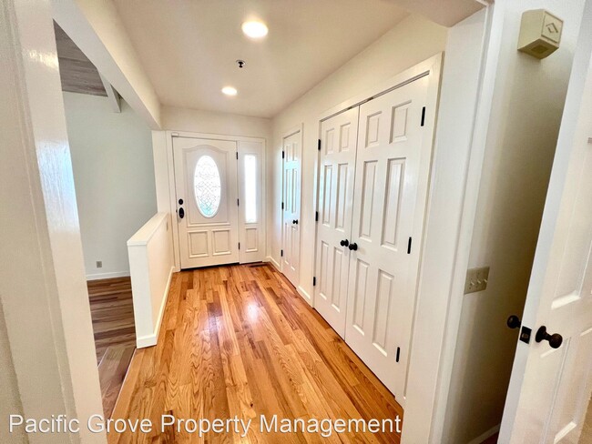 Building Photo - 3 br, 2.5 bath House - 165 Pacific Avenue