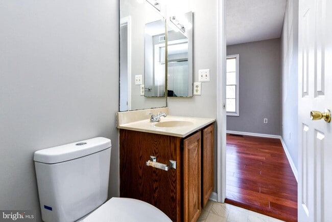 Building Photo - 2156 Commissary Cir