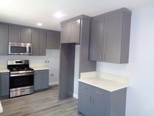 Building Photo - Renovated 3 Bed 1 Bath Home in Whittier w/...