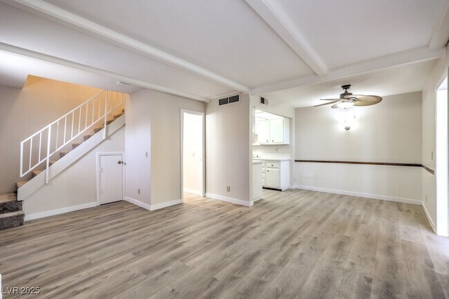 Building Photo - 3683 Villa Knolls E Dr