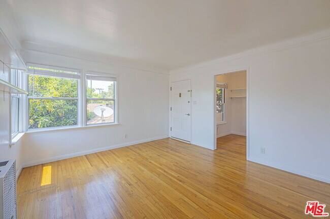 Primary Photo - 2110 California Ave