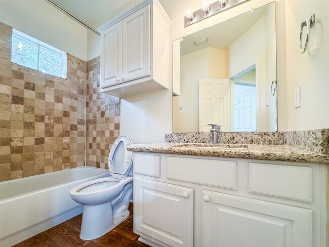 Building Photo - 3015 Gilford Ln