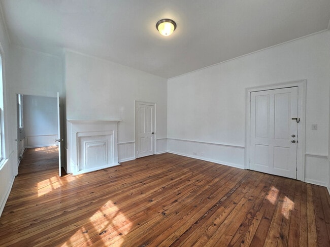 Building Photo - 403 W Hampton Ave