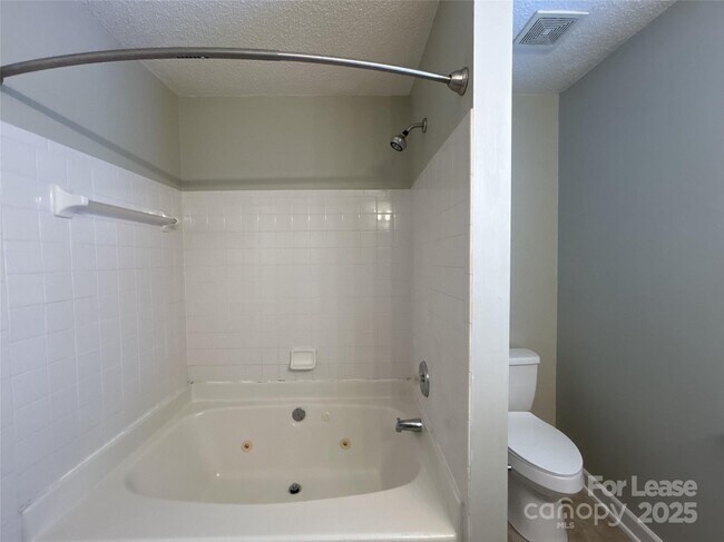 Building Photo - 3006 Longspur Dr