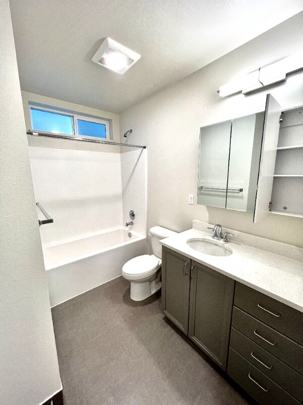 Building Photo - 2330 Yakima Ct