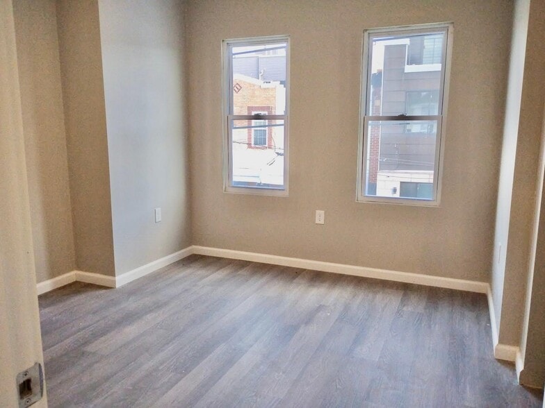 Building Photo - 1536 S Napa St