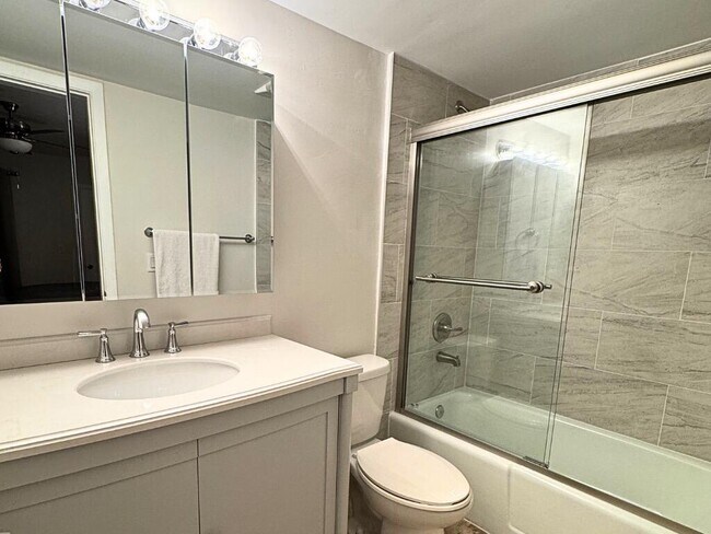 Building Photo - 6 Garden St