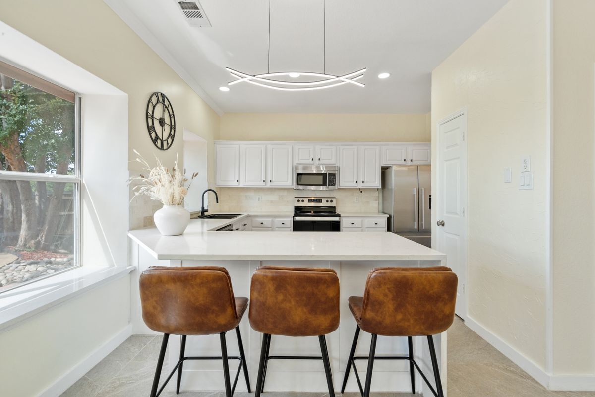 Building Photo - 1339 Barclay Dr