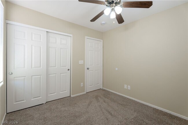 Building Photo - 944 Saffex Rose Ave