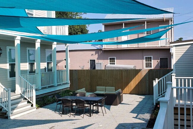 Building Photo - 2209 Louisiana Ave