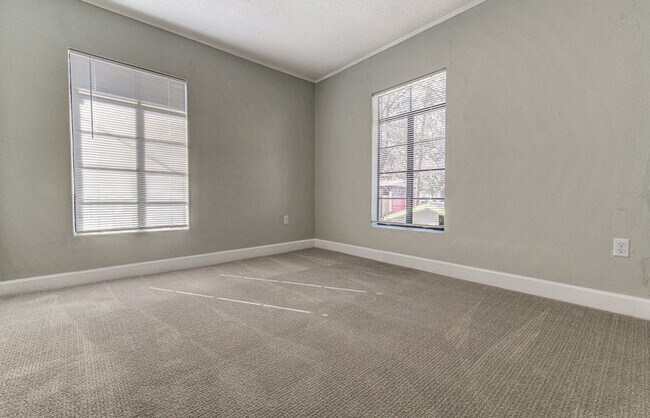 Building Photo - 3904 Maplewood Ave
