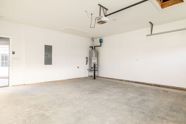 Building Photo - Farragut 37934 - 2 bedroom, 2 bath Condo -...