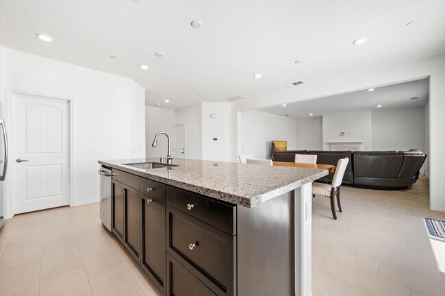 Building Photo - 36712 Summer Dain Ln