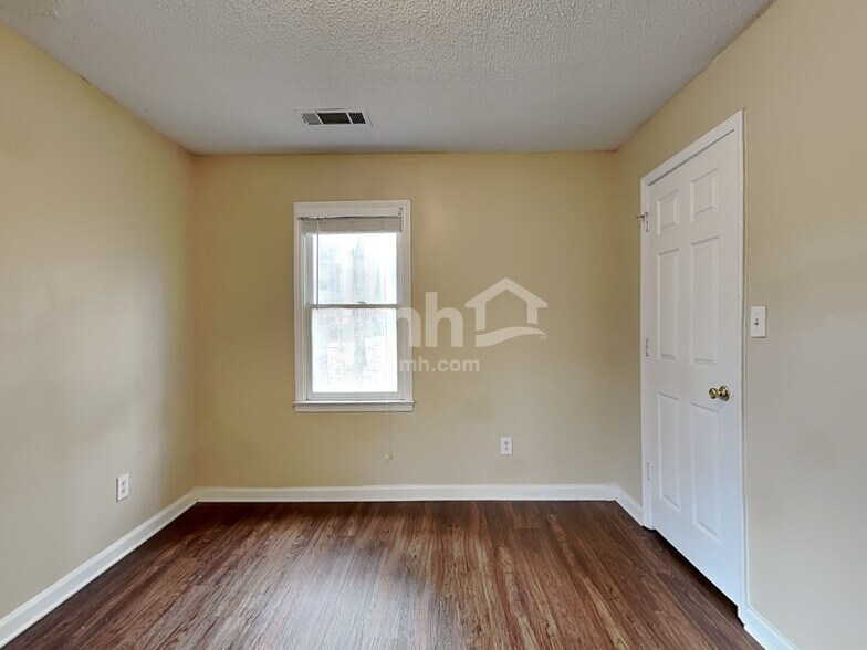 Building Photo - 34 Bell Ct