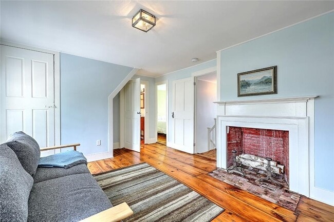 Building Photo - 148 Fogland Rd