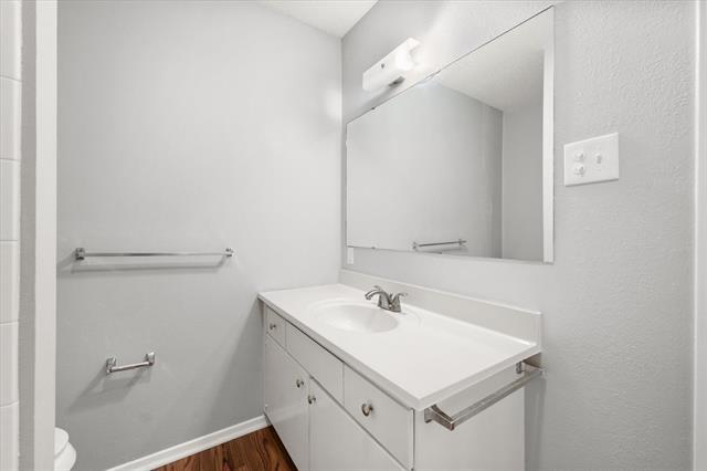 Building Photo - 376 Westview Terrace