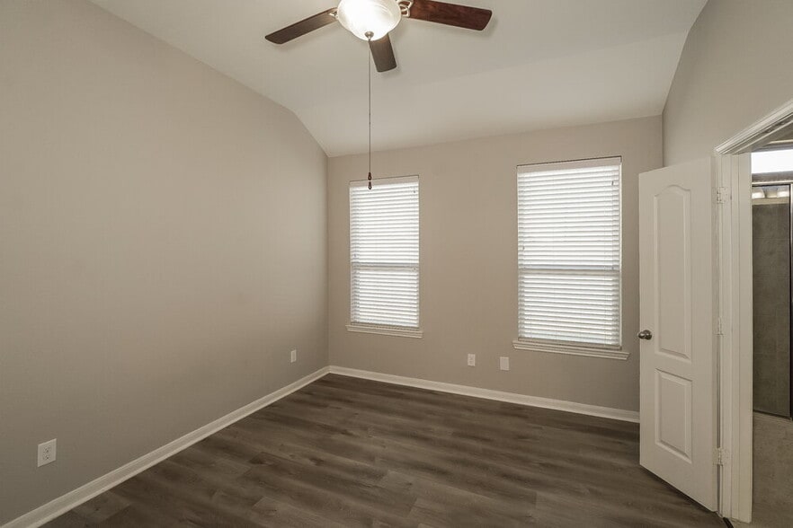 Building Photo - 20762 Rainmead Dr