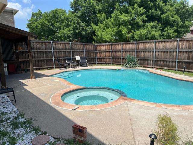 Building Photo - 4002 Evinrude Dr