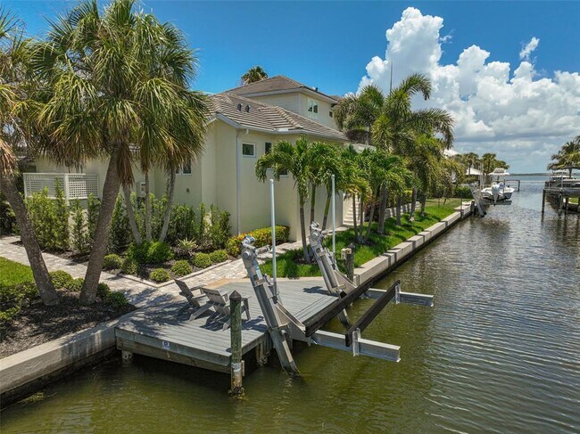 Building Photo - 830 Tarawitt Dr
