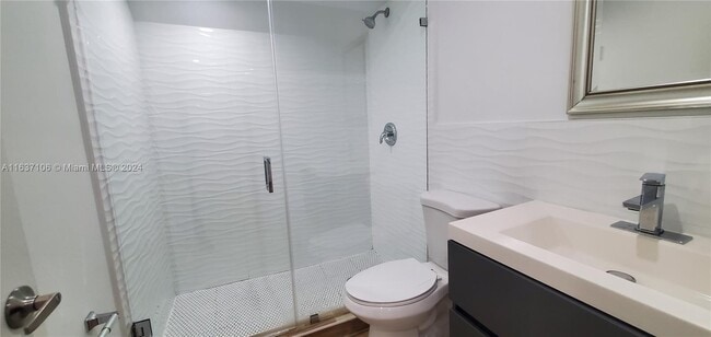 Building Photo - 3620 Thomas Ave