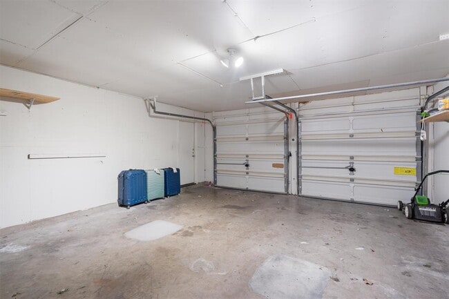 Building Photo - 8309 Beaver Brook Ln