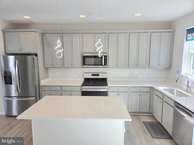 Building Photo - 13146 Dowdens Sta Wy