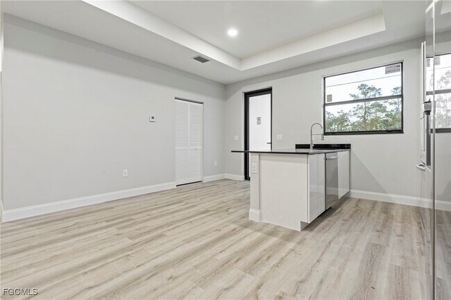 Building Photo - 1028 Milwaukee Blvd