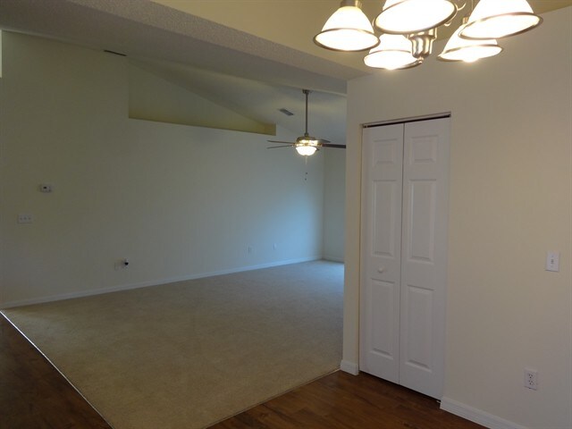 Building Photo - 1613 SW Carillo Ave