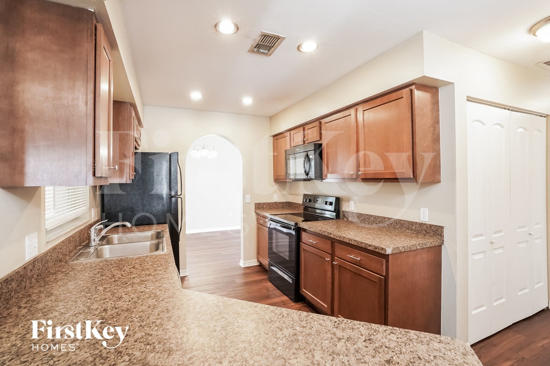 Building Photo - 8149 Anhinga Rd