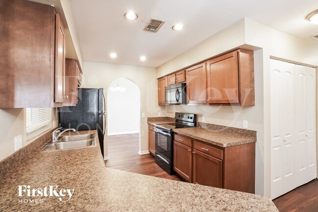 Building Photo - 8149 Anhinga Rd