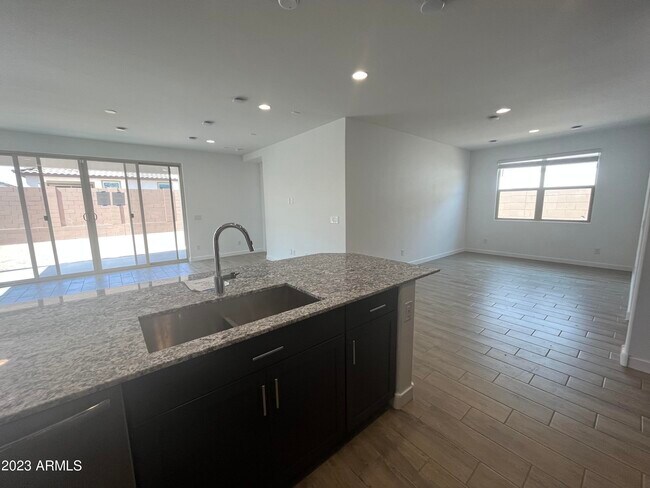 Building Photo - 11148 W Parkway Dr