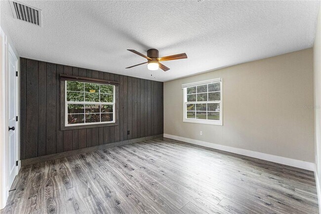 Building Photo - 2351 Westminster Ct